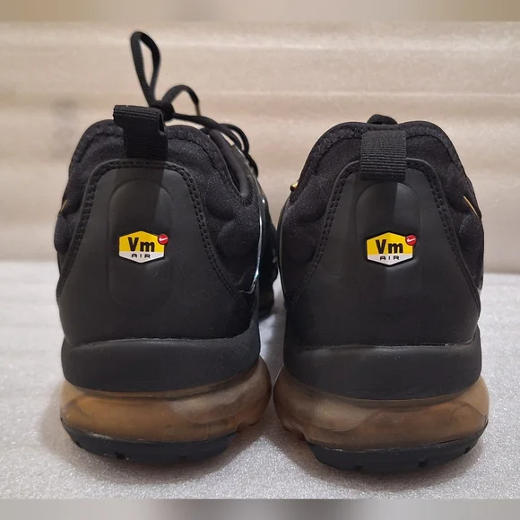 Nike Black and Gold VaporMax Plus - Picture 3 of 7